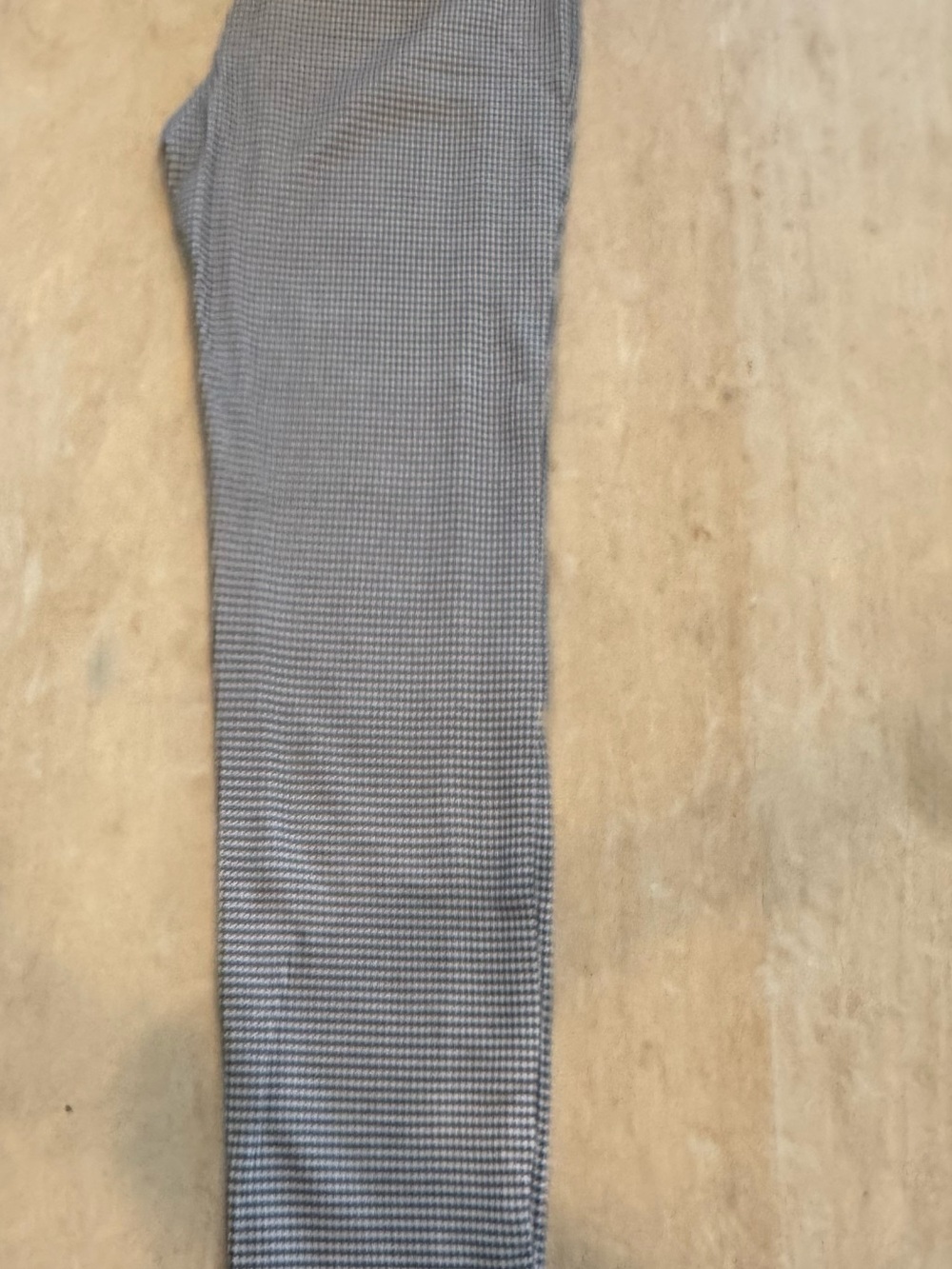 Saks Fifth Avenue women’s black and white houndstooth cigarette Pants